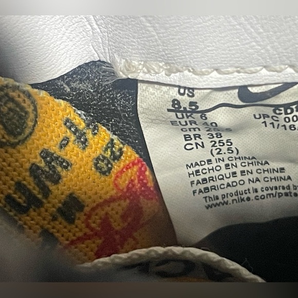 Nike x Off-White Women's Waffle Racer - Picture 5 of 5